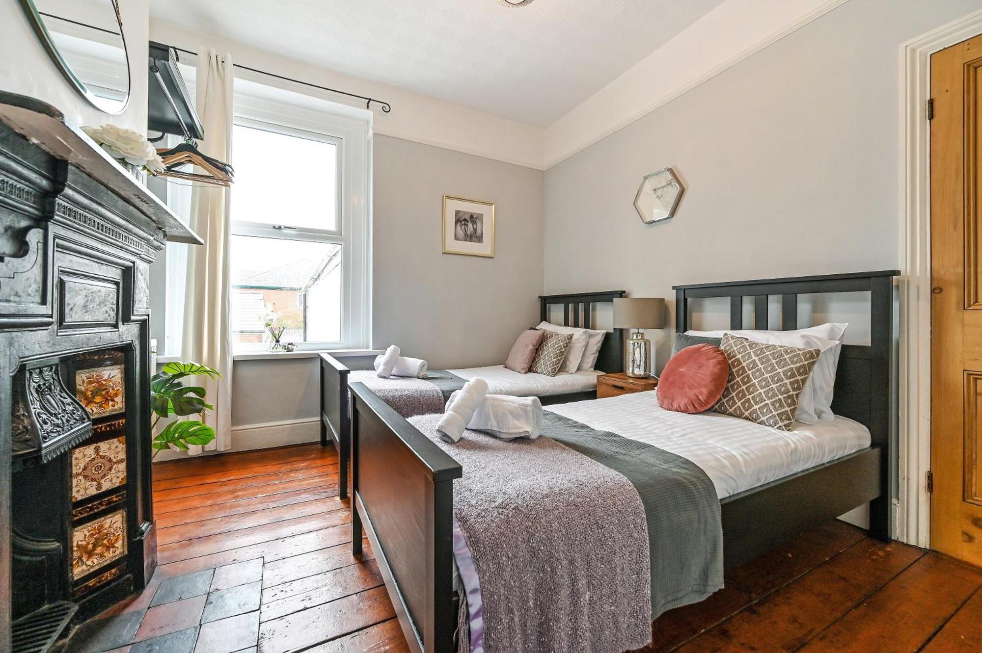 Beautiful Townhouse, Great Location - Pet Friendly Villa Cardiff Exterior photo