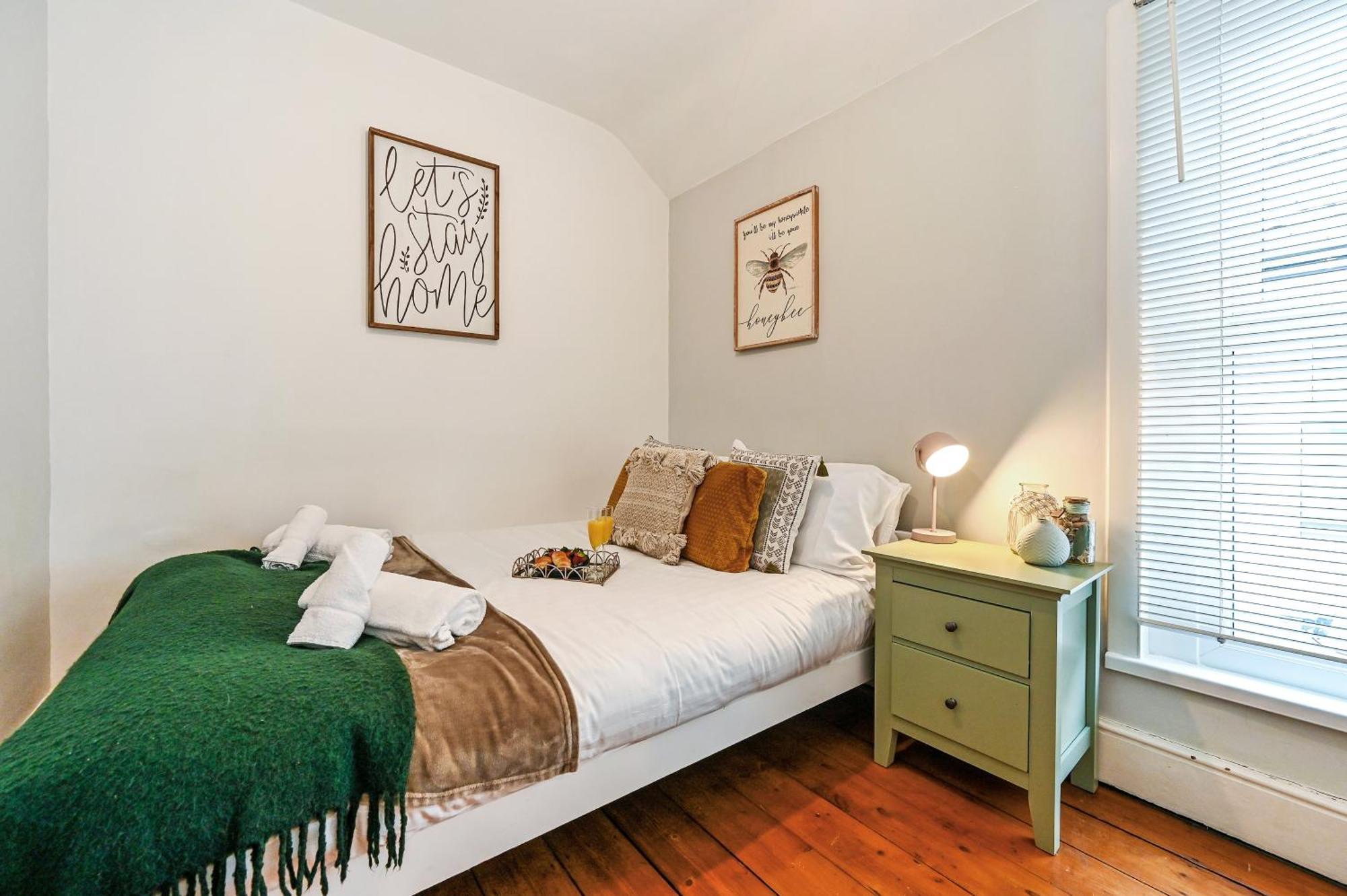 Beautiful Townhouse, Great Location - Pet Friendly Villa Cardiff Exterior photo